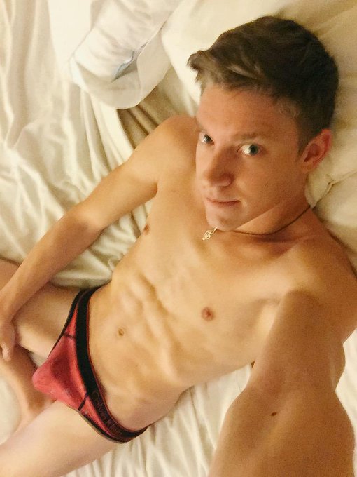 I'm ready to chat with you http://t.co/9A19bcXxdm #gaypornstar #gay #gaycamshow @chaturbate http://t