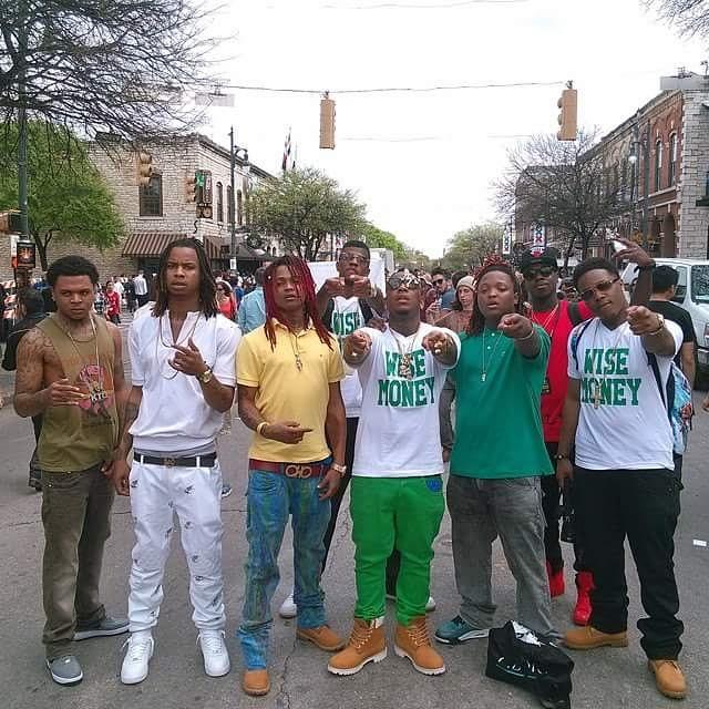 daddy_drew_drew's tweet image. Mobbed it at #SXSW wit @kidblizzmusic @SICKOWORLDFP @SICKOMOBB_ @Lilceno15 @MIKEY_DOLLAZ_ @ILWILL_  @joinADRIANCASH