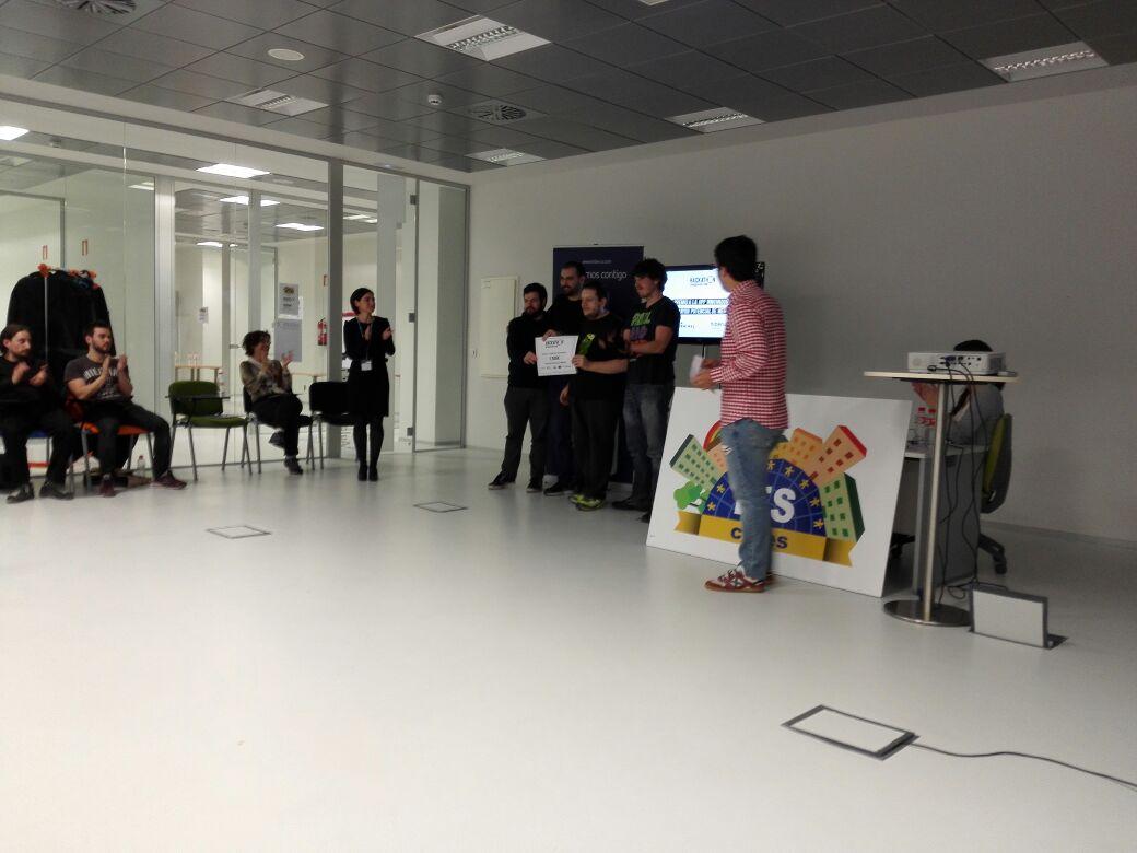 zaragoza_es's tweet photo. Premio mejor app innovadora adoptapet #HackathonZgzappstore http://t.co/KHxj1gjFBz