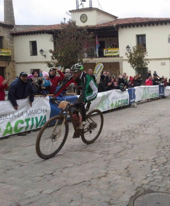 jesusdelnero's tweet photo. 2 en @betetabikextrm detras del incombustible @Jupetru Gran carrera que se consolidará rapidamente @megamobicycles http://t.co/05stmeCluc