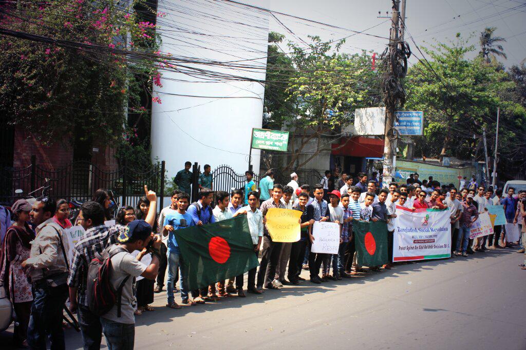 Our human chain,against ICC unfair decisions. @chittagong_press_club