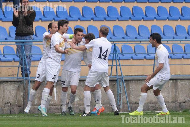 Timov (#22) after his goal