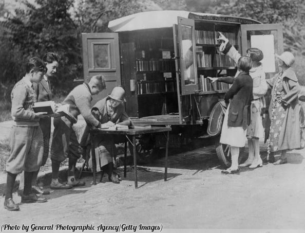 HistoryInPics's tweet photo. Mobile Library, New York, 1925. http://t.co/TYmqIoaQ2c