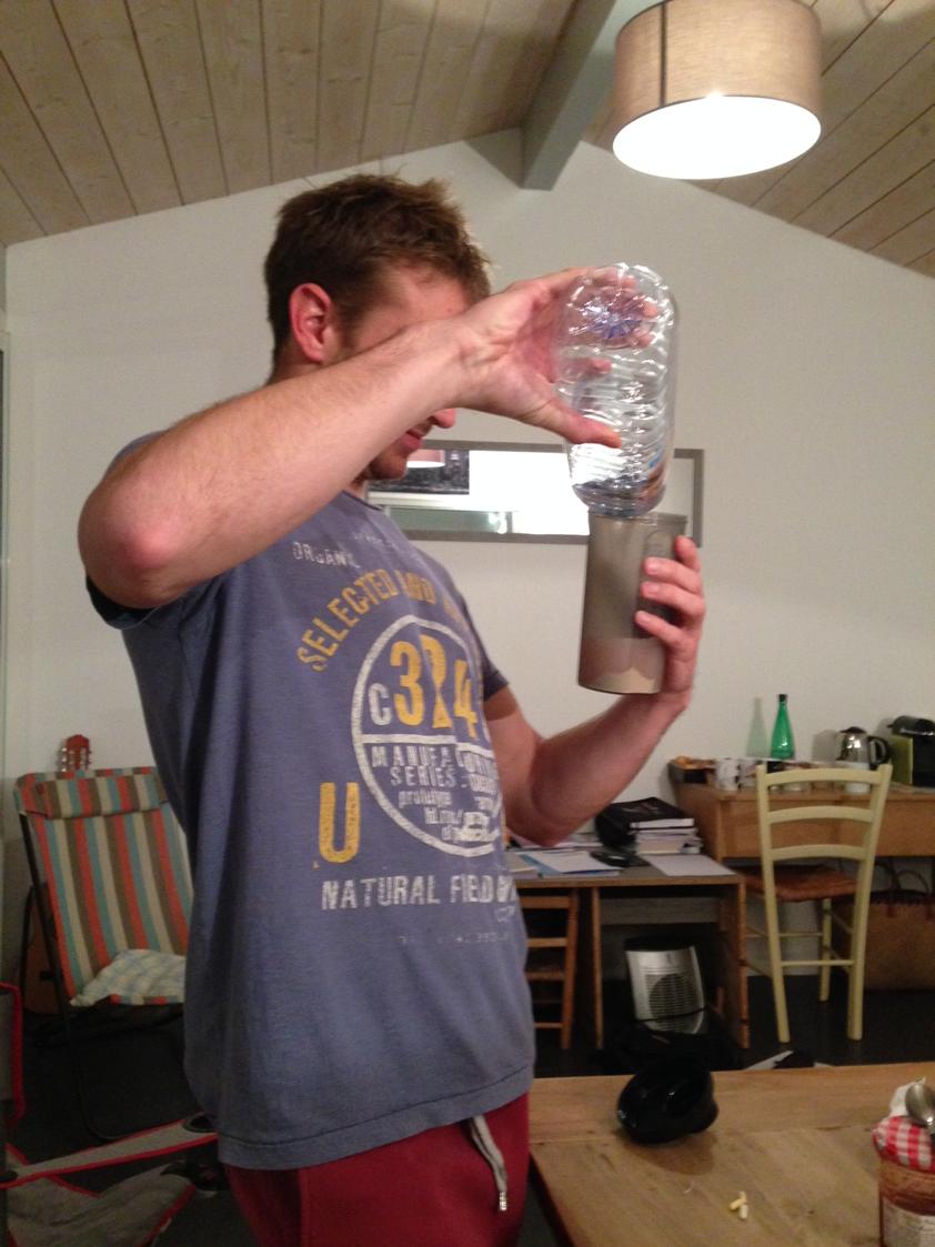 rollet_pierre's tweet photo. En plein dosage @iralours http://t.co/l5rzfx4nXN