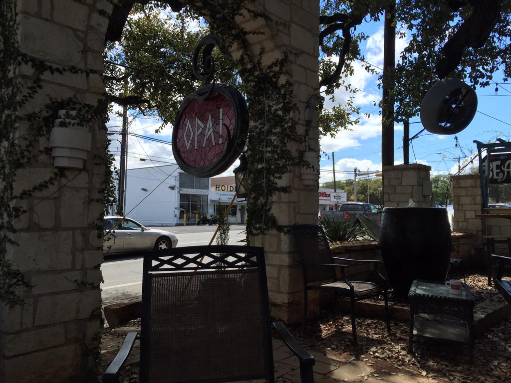 simplemanprayer's tweet image. Beautiful day to read #SimpleManSimplePrayer at a coffee shop in Austin! amzn.to/1bfG9Xx