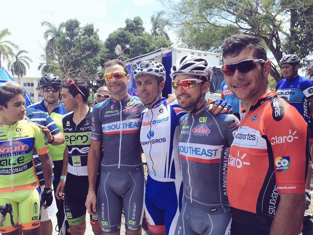 FndoGaviria's tweet photo. Tremenda experiencia compartir #DeOceanoAOceano con estos grandes! #Panamá http://t.co/HFoDj2xZcu