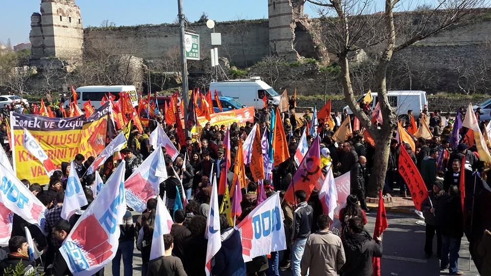 "GEZİ'den ROJAVA'ya
Demirci KAWA olmaya"
İstanbul/Kazlıçeşme - 22.03.2015/Pazar
NEWROZ PİROZ BE! 
#Newrozİstanbul
