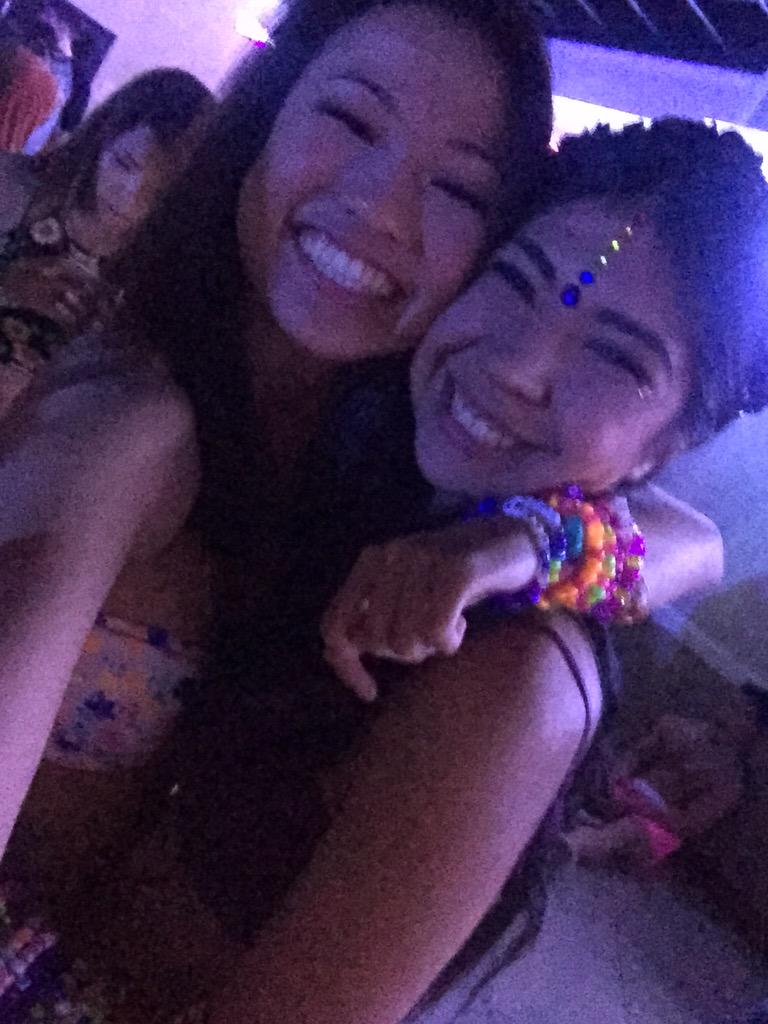 jaydeebee_'s tweet photo. my lover and I @ #springfling2015 #secondyeargoing 💗 http://t.co/QS9W8IWcEC