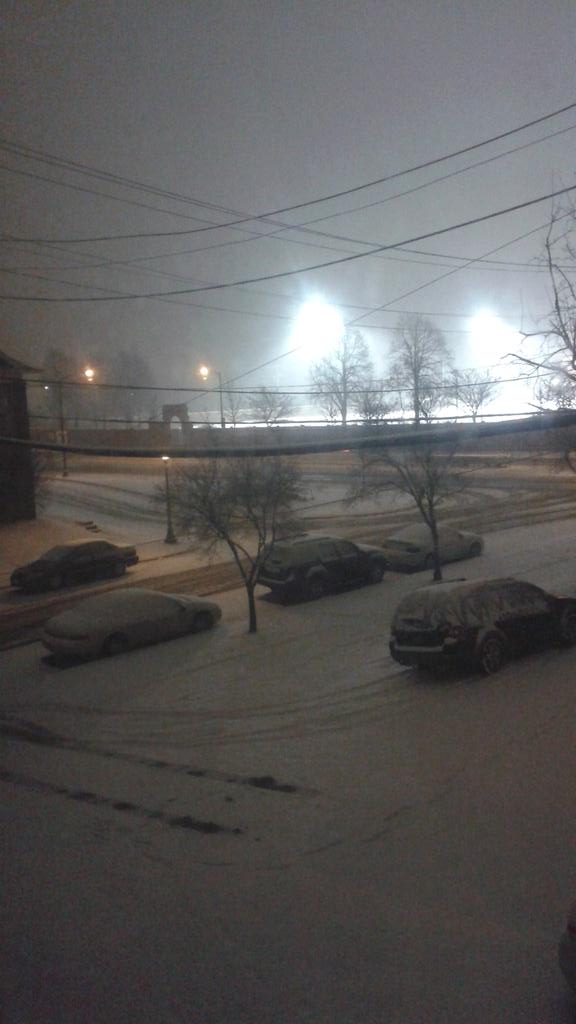 kotekb's tweet photo. Really MN...well should have known it was too good to be true #snow #inlikealamboutlikealion http://t.co/34Zp1rRSsc