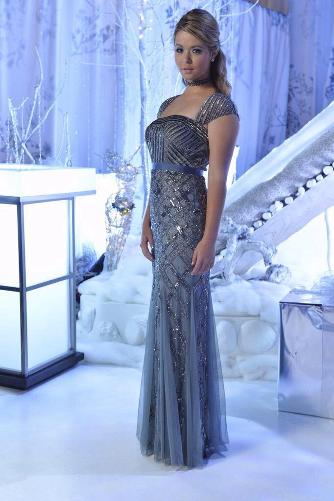 townsofrosewood's tweet image. Let's trend #EmisonIsLove @EmisonEmily @emison12352 @EmisonArmy @_ABCFpll @miss_jillyb @PLLnewsfeed @ABCFpll