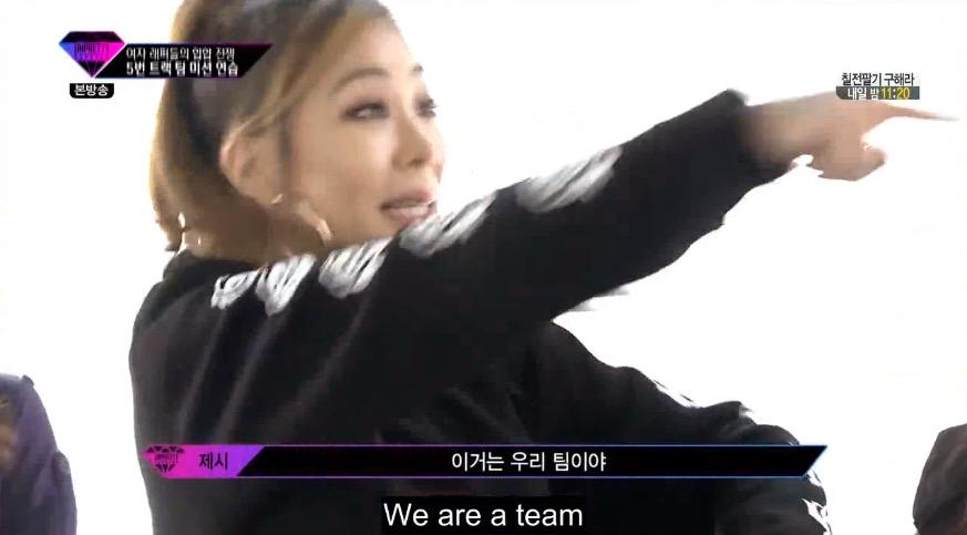 luvtension's tweet photo. KPOP companies when their group does well in sales VS. when their group gets into a scandal http://t.co/ysT6wsxruN