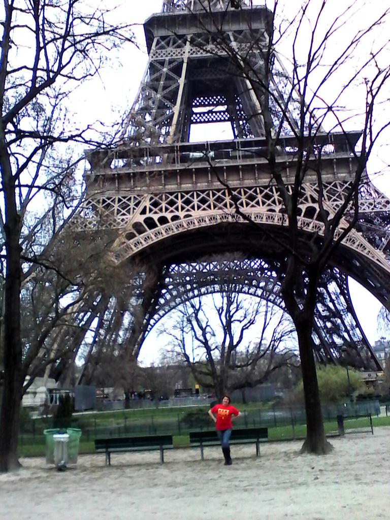 lynzeef3's tweet photo. Bonjour Got to see the Eiffel tower today and it is so much more spectacular in person! #BeAGorilla #SpringBreak2015 http://t.co/CBf3sCOO4q