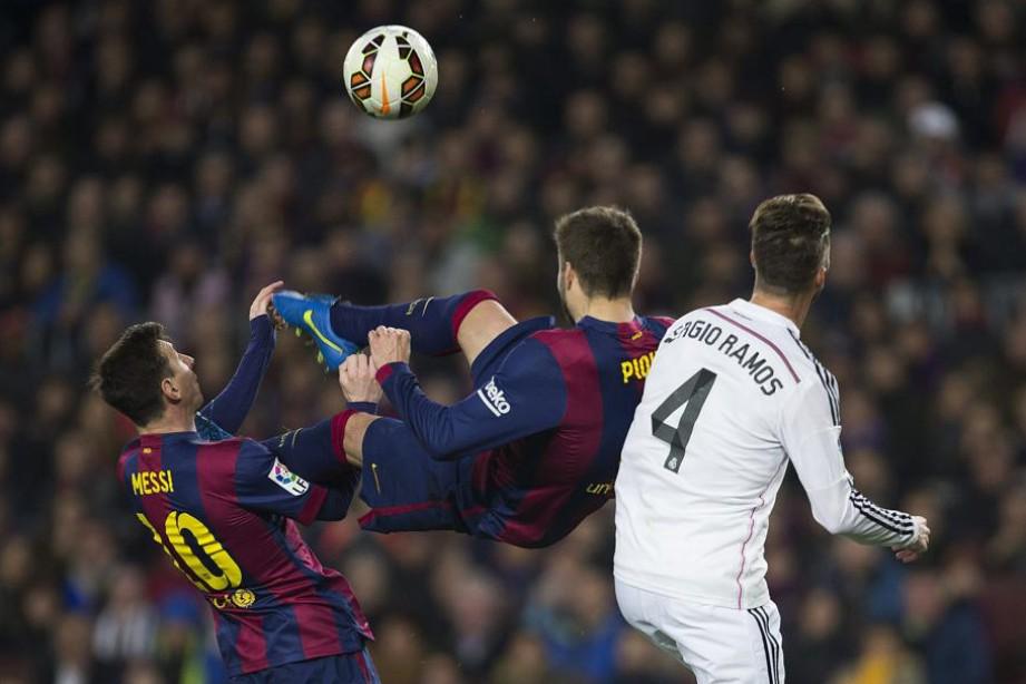 mundodeportivo's tweet photo. Piqué, imperial. No te pierdas nuestro 1x1 del Barça http://t.co/sMgIhPOAMi http://t.co/y97HEvCeM2