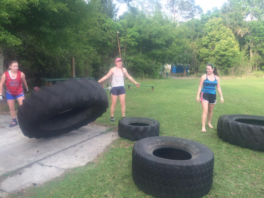 sfsrowers's tweet photo. Building muscle the Stetson crew way @_grack @PBonEverything http://t.co/5NkTyCWQba