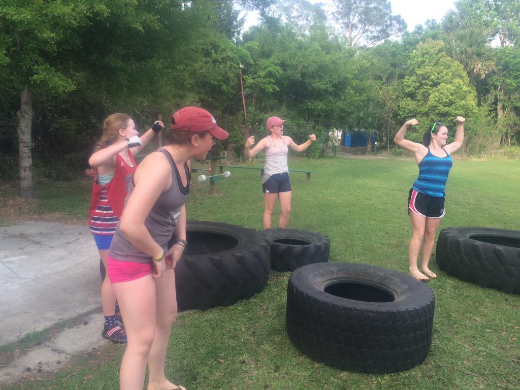 sfsrowers's tweet photo. Building muscle the Stetson crew way @_grack @PBonEverything http://t.co/5NkTyCWQba