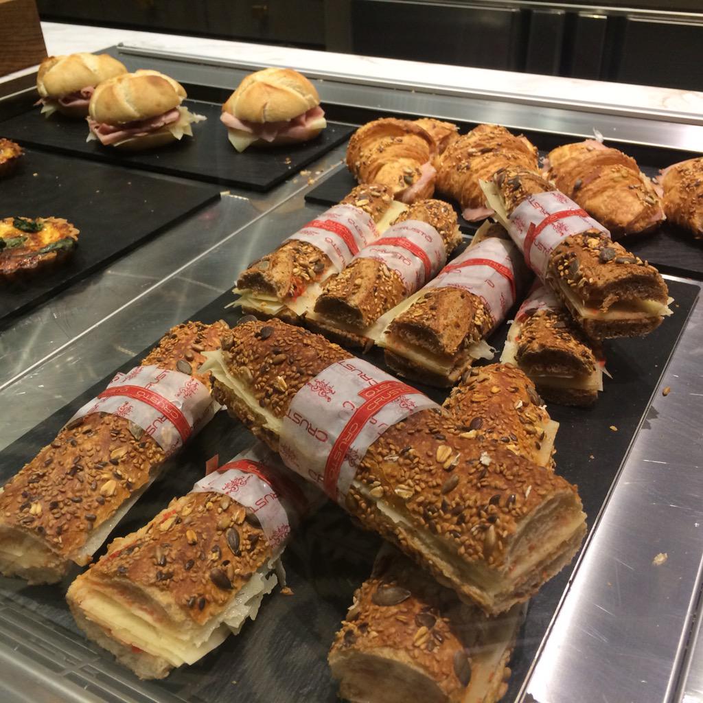 la_gastronoma's tweet photo. Obrador + cafeteria + decoración ideal = @crustobakery 👉👉👉http://t.co/wYqjel3HTf #lagastronoma #crusto #pan http://t.co/U7yAG6ZDXp