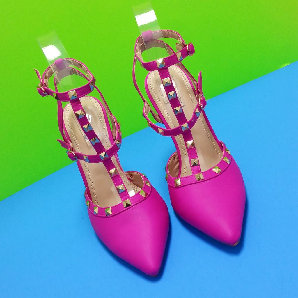 TRAFFICSHOE's tweet photo. Arya-2 the new spring shoes for the fashionable girls 😍 #TSXOXO http://t.co/C4fugvBcNn #highheels #pointedpumps http://t.co/ZeHM9Jo7UJ