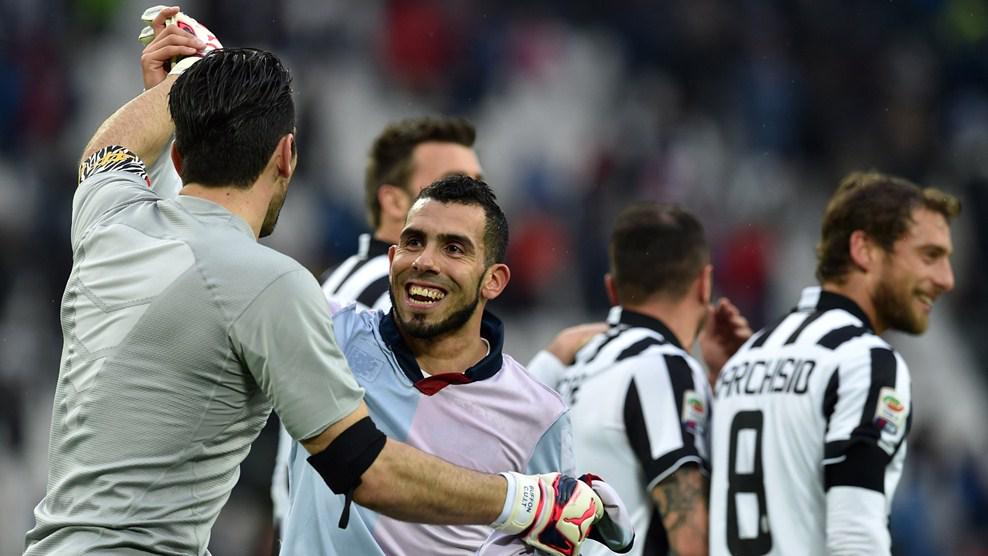 FIFAcom's tweet photo. .@juventusfcen edged @GenoaCFC 1-0 while @ASRomaEN &amp; @TorinoFC_1906 picked up @SerieA_TIM wins
http://t.co/Eh1LEEjDKw http://t.co/7Pjif6lTK9