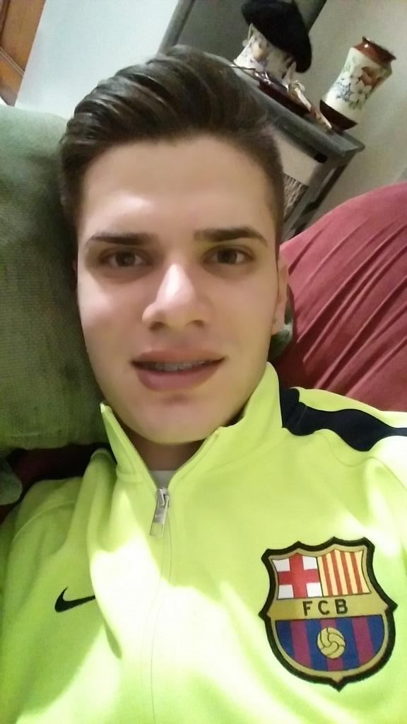 michele9515's tweet photo. Alé @FCBarcelona  #CLASICO #BarcaReal 2-1 @neymarjr @3gerardpique  @LuisSuarez9  @andresiniesta8 &amp; Co. #Vamos http://t.co/oykOGIt4M1