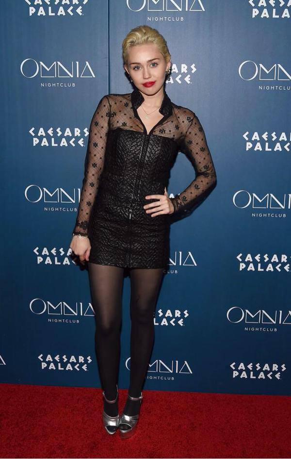 Smilerr23's tweet photo. Miley anoche en el evento Omnia en el Caesars Palace. http://t.co/3wxnT1cC9v