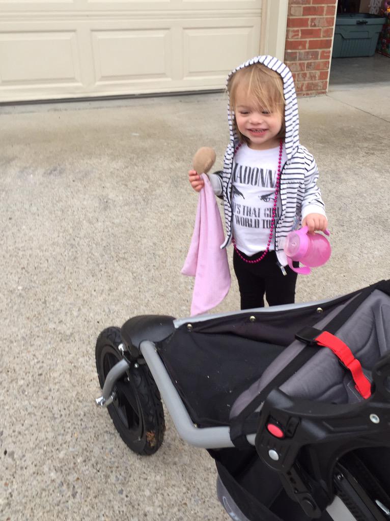 CourtneyMamFit's tweet image. The best motivator/running partner #bobstroller #fitmom