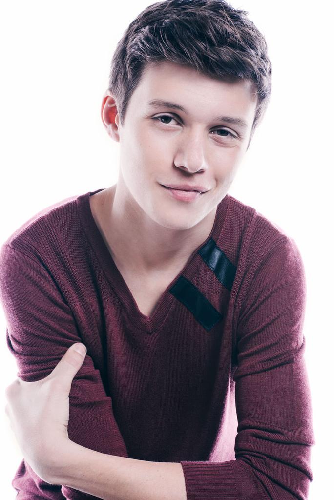 Happy birthday to my boyfriend aka nick robinson, i love you so much, you are the best ben parish, forever with you 