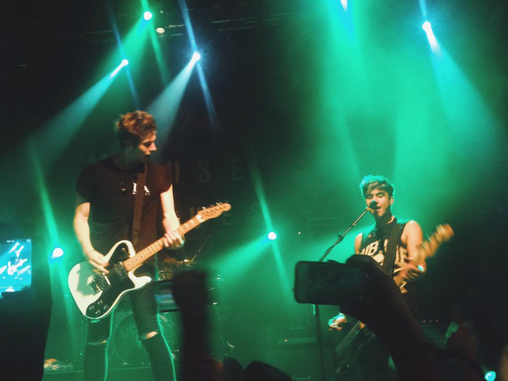 jasminefloress3's tweet photo. I miss this day so much😭💖 #hobla http://t.co/GaJoBYAJIB