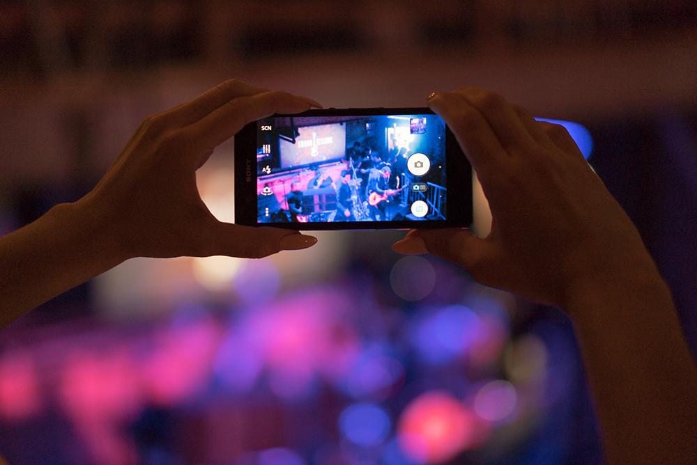 SonyXperiaUS's tweet photo. The #XperiaZ3 captured some great performances last week at #SXSW. Check it out! #SonySessions http://t.co/ySf51d0sA5