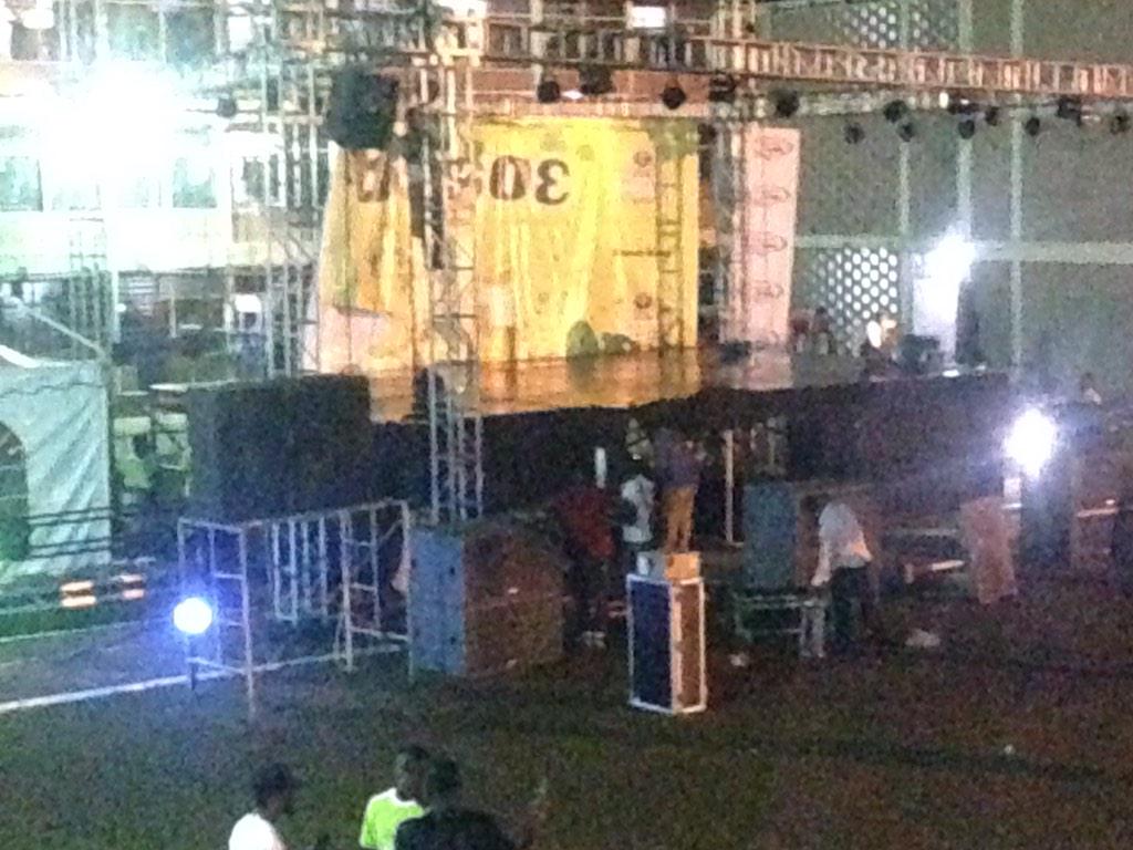 TeamUrbanAvenue's tweet photo. #RepuHw15 yesterday's stage set up for Repu FunCity http://t.co/3Ghufzzgzb