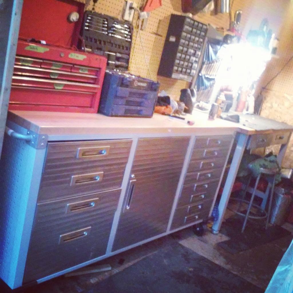 Billyhbradley's tweet photo. Decided to treat myself to a new tool box today http://t.co/tOr7GR8Vk2