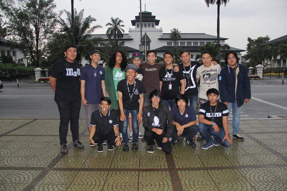 GriffonsArmy Bandung tweet media