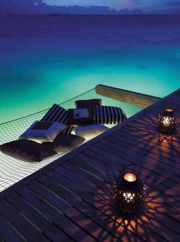 iadorewomen_'s tweet photo. I need BoraBora in my life 😍🌎🌊 http://t.co/RpZM8i4v3B