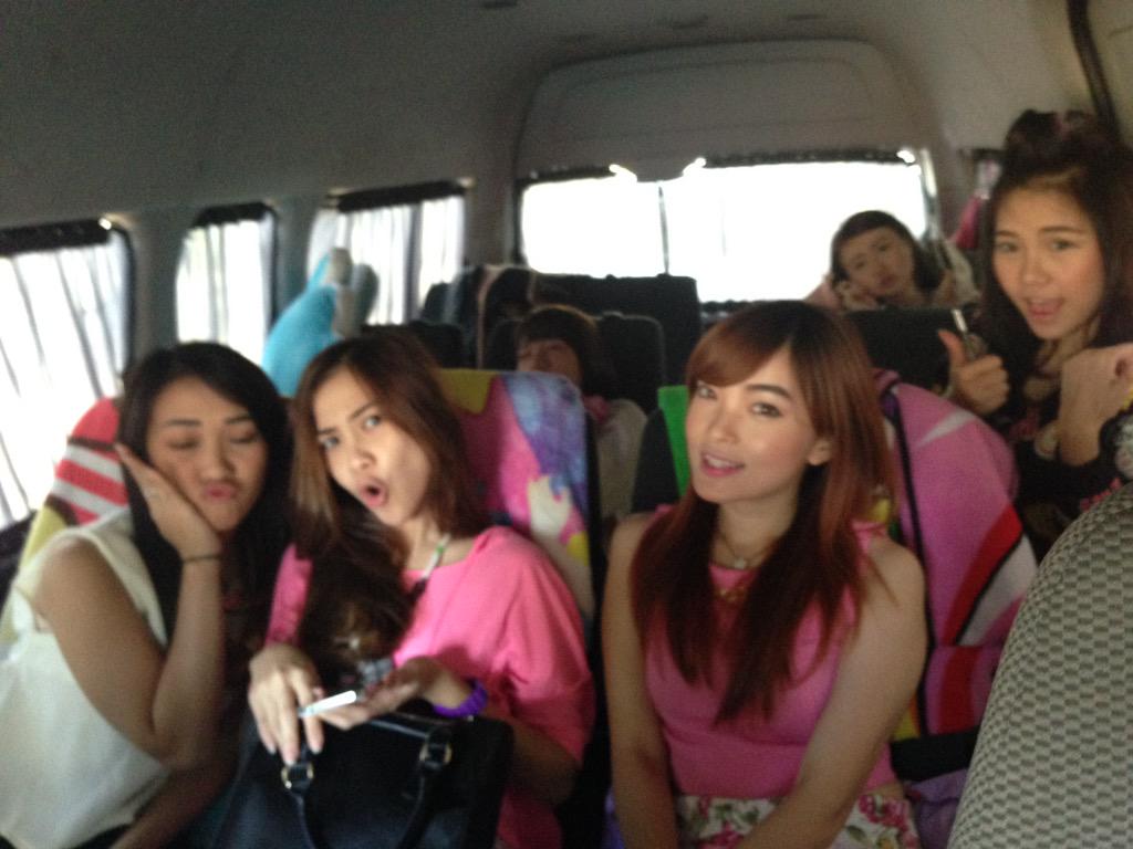Stengah make up dan yg lain masi tidur
