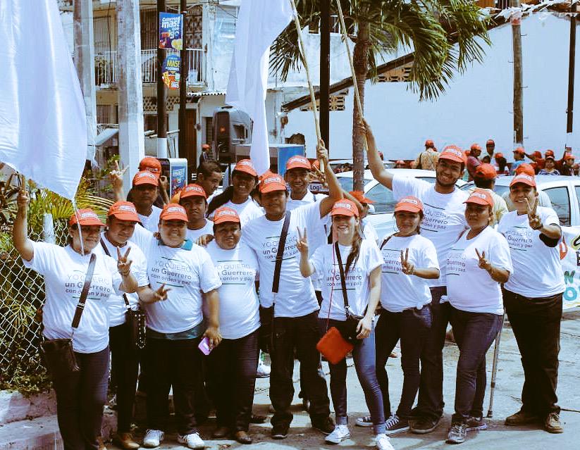 MJMGuerrero's tweet photo. Movimiento Juvenil Mexicano del estado de Guerrero con @HectorAstudillo #Cuauhtemocenmovimiento#HAF2015#OrdenyPaz#PRI http://t.co/zts74dKc6G