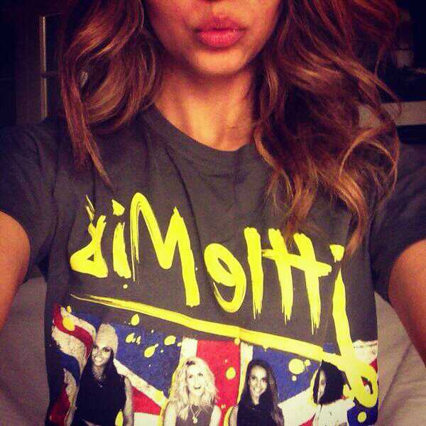 Need new friends. Mine suck. Dm me? Or kik (: