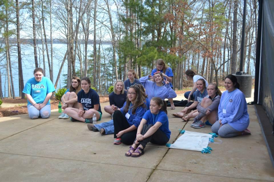 olivia_synan's tweet photo. Not even a lie, Phi Pi Beta are my favorite girls and the best team ever 💙 #SouthsidePC2015 http://t.co/IJqvQ7Q6wY