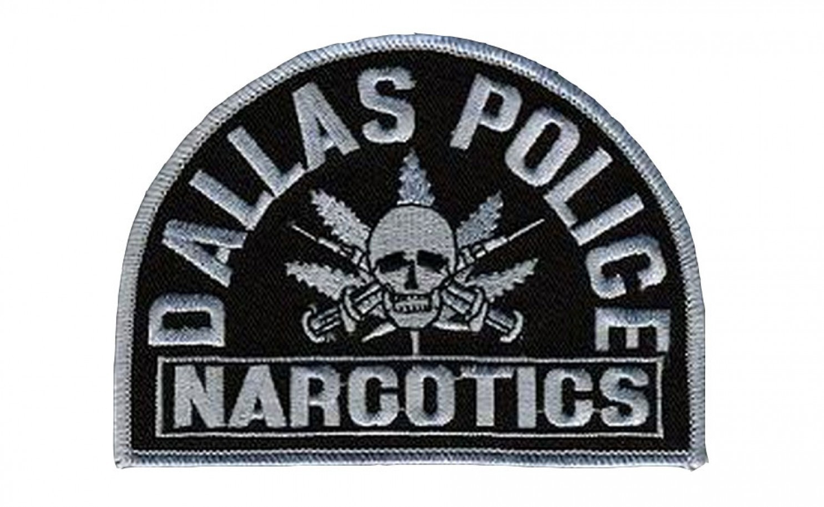 .<a href="/_cingraham/">Christopher Ingraham🦗</a>'s awesome story exploring beautiful - and disturbing - DEA patches washingtonpost.com/blogs/wonkblog…