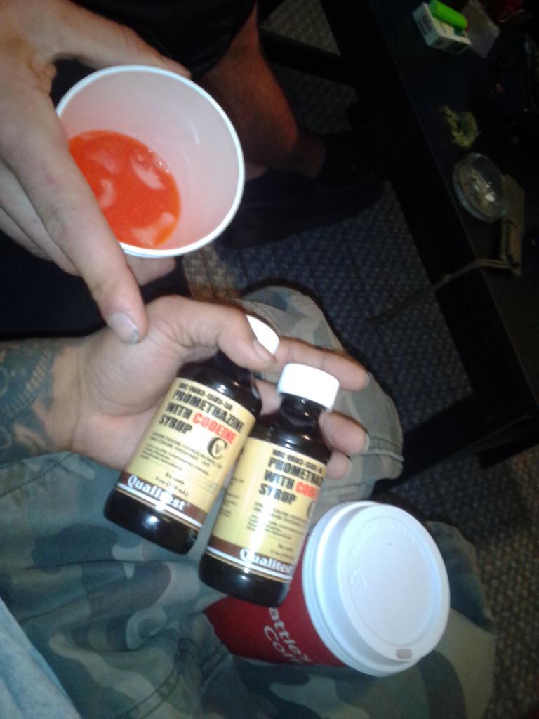 morbidsteez's tweet photo. Had to pick up another 8 #qualitest #sealed #leanhead #pourinthasyrup http://t.co/4MxgTHs09W