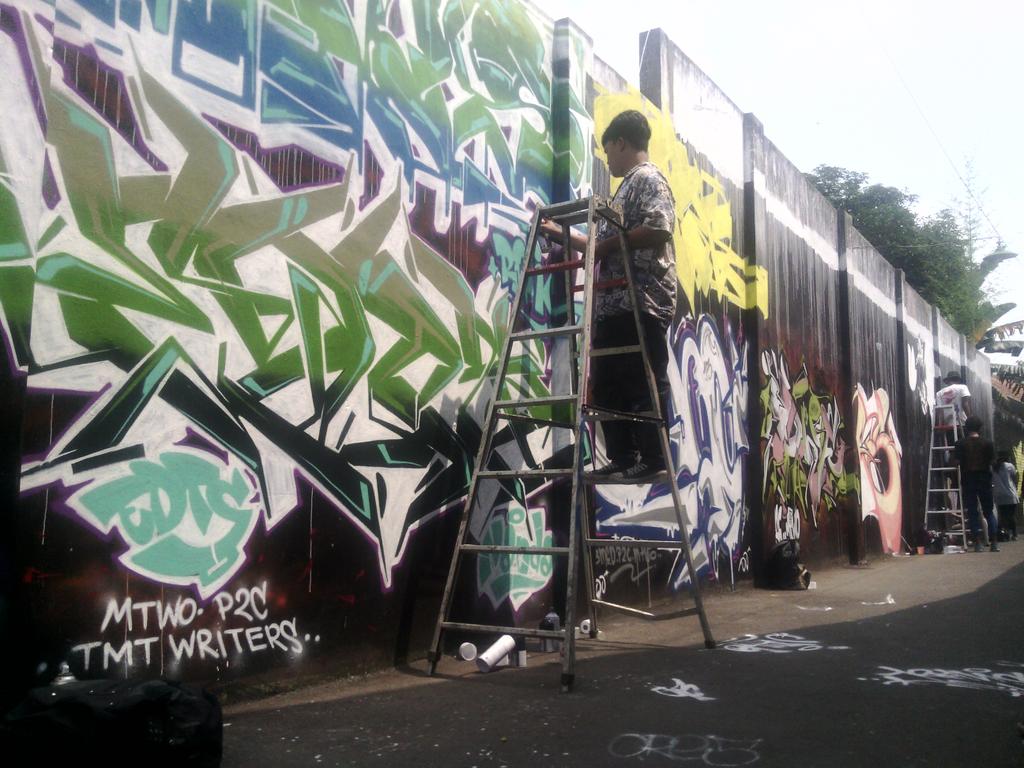 BringNoClan's tweet photo. Sunmeet Graff Jamming Kudus!  #graffiti #streetart . Cc: @INA_Walls @I_S_A_D http://t.co/7I3PYkJ2EN