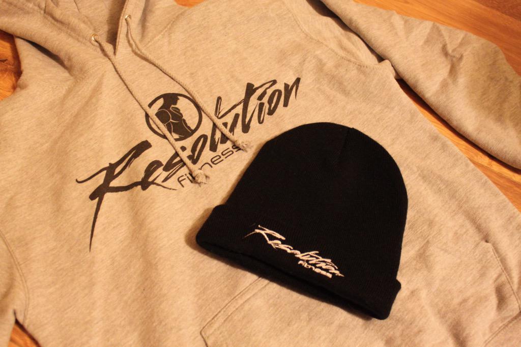 resolutionfit's tweet image. Rap up warm for morning cardio in our #resolutionfitness hoodie and beanie. Available now 
📲 resolutionfitness.co.uk 💪