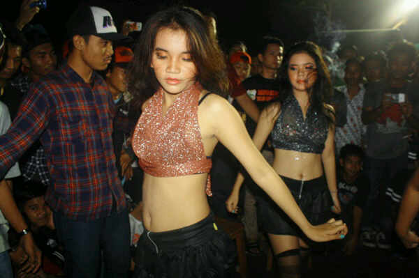 moogdums_compe's tweet photo. #MoogdumsCompe #gita #livia http://t.co/QMvaefZetE