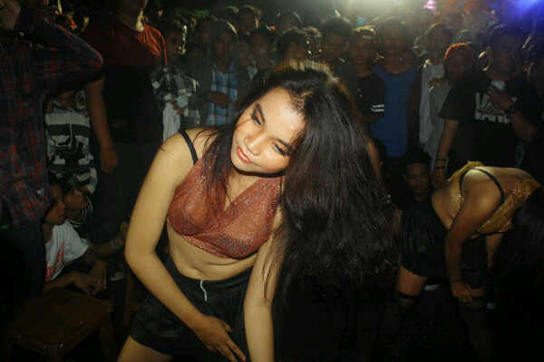 moogdums_compe's tweet photo. #MoogdumsCompe #gita http://t.co/35m43EoMkz