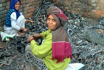 Atterobay's tweet photo. #eWaste from homes turning #Bangalore into toxic dump. http://t.co/T9g7dkNXc9 http://t.co/OZXnGiIbVL