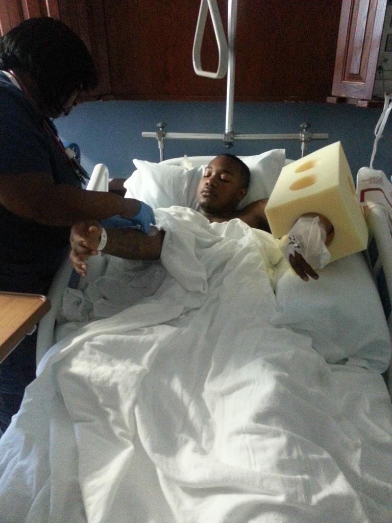 Rip_RaySosa's tweet photo. Got shot 2⃣ times real niggas don't die !! But I'm HardBody &amp; just thankful God didn't take me 🙏🙌💯 http://t.co/ljx2kQUeUn