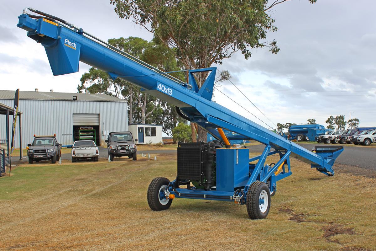 FinchEngineerin's tweet photo. New in the HDS Auger line up. 40ftx13inch Full Hydraulic Drive Auger. Powered by a 85HP John Deere diesel engine. http://t.co/cq7pWjIukS