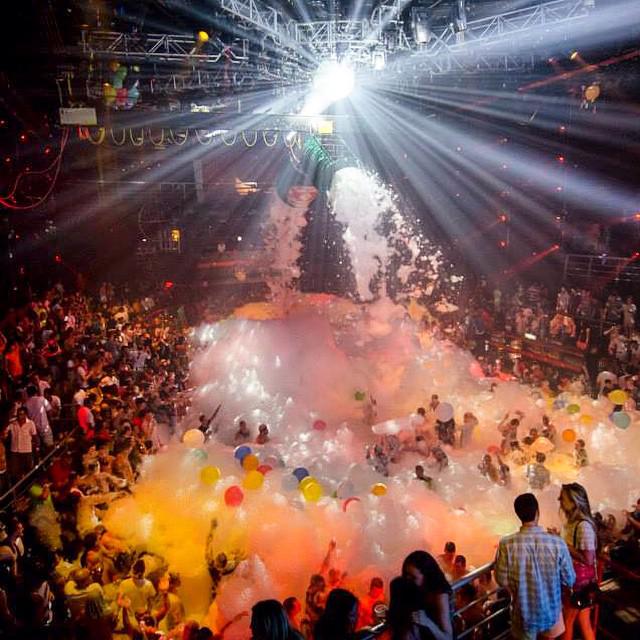 TheCityCancun's tweet photo. #FoamMadness time! 👙 http://t.co/rncSjFRBOh