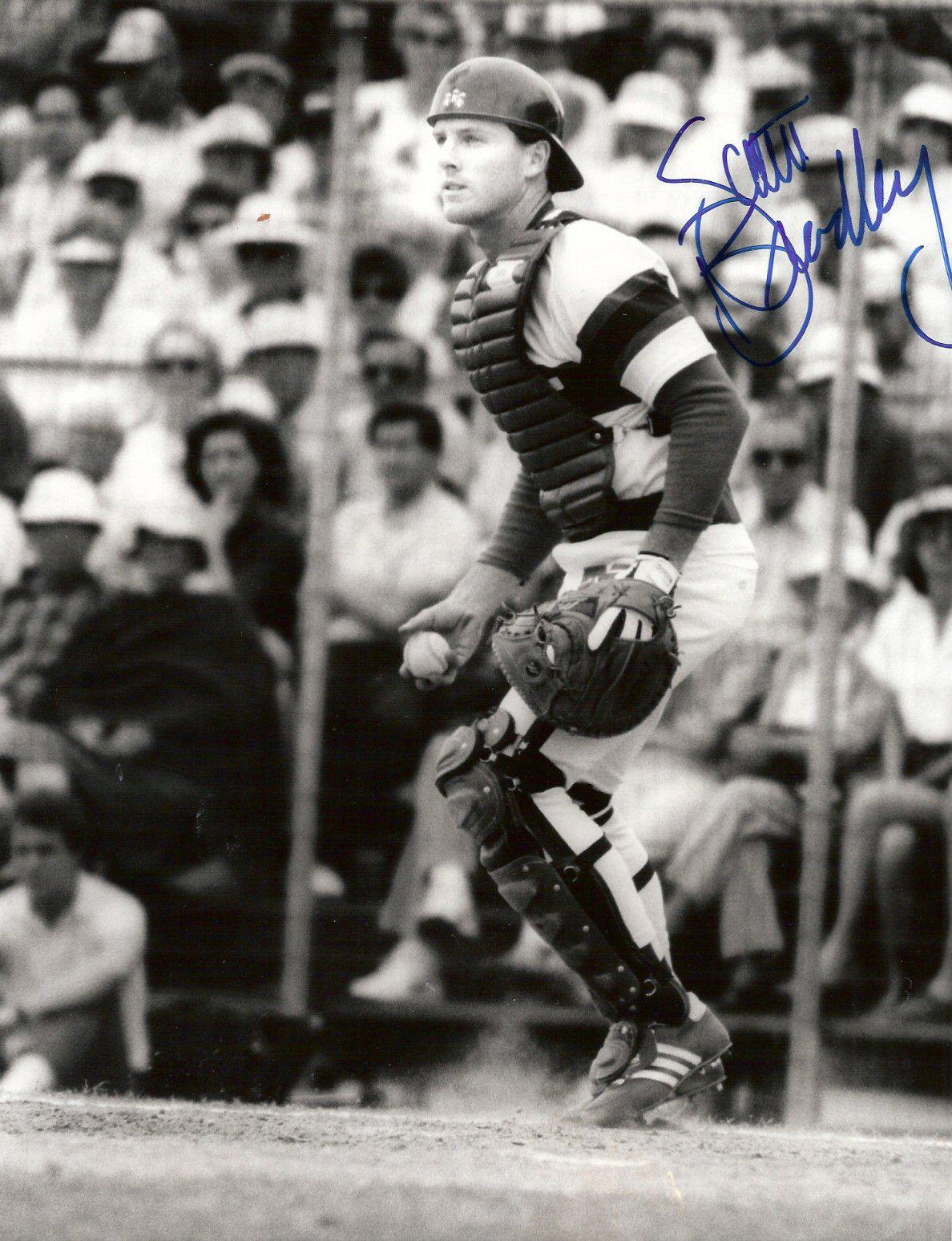 Happy 55th Birthday to former Scott Bradley! A catcher in 9 games in 1986, he hit .286 in 24 PA & 21 AB. 