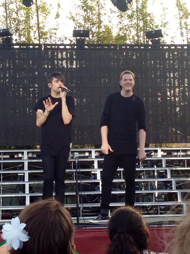 laurmorrissey_'s tweet photo. BEST NIGHT EVER #PTXTPA http://t.co/sBvWYwl1zK
