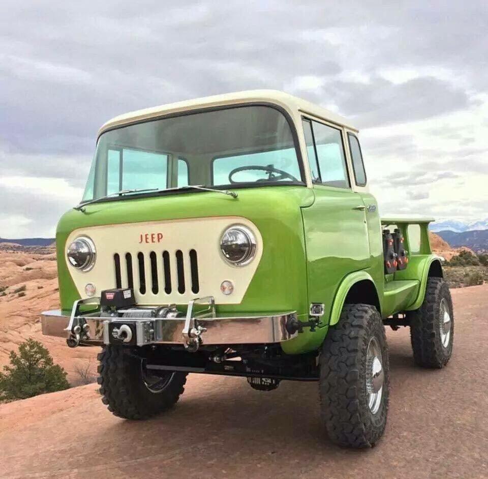 4x4rule's tweet photo. @BarbieJeepGrl89 @JeepedIn @KricketJeeper #oldschool #JeepLife #jeep http://t.co/kf0P41AMgH