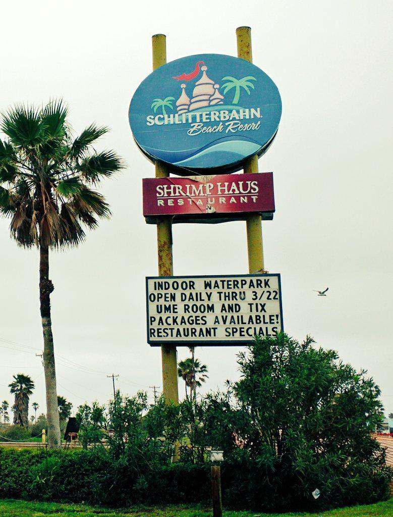 Myke500's tweet photo. #schlitterbahn &amp; #UME15 its been fun but time to run. See you @ChargingLockers next year. http://t.co/oA6SVHzBIa